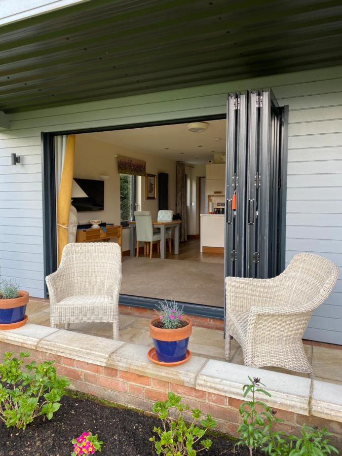 Otters End, Near Wroxham Apartment Dilham Ngoại thất bức ảnh